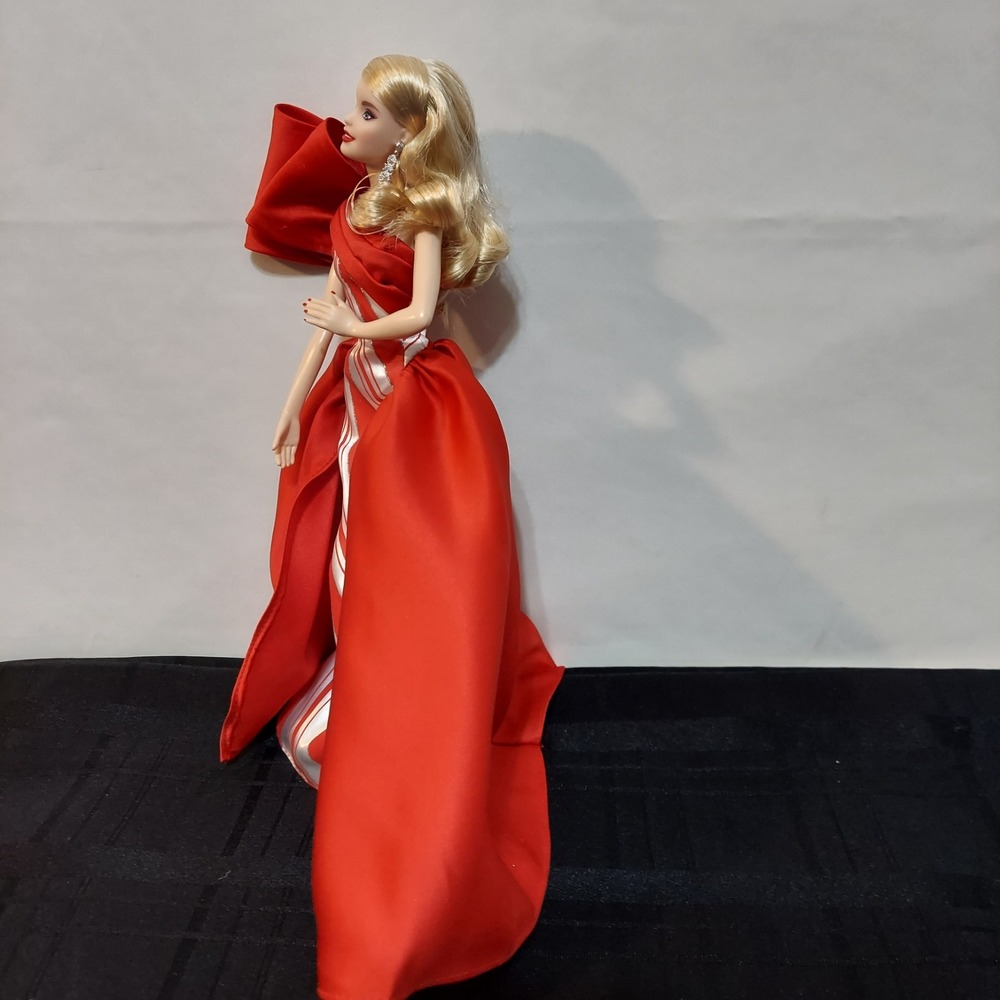 Barbie Holiday 2019 Model Muse Doll Blonde Blue Eyes Candy Cane dress 12" - Picture 4 of 7